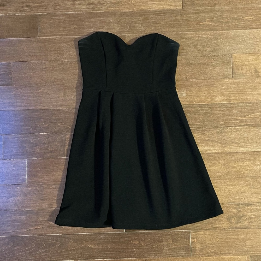 Forever 21 Strapless Black Dress